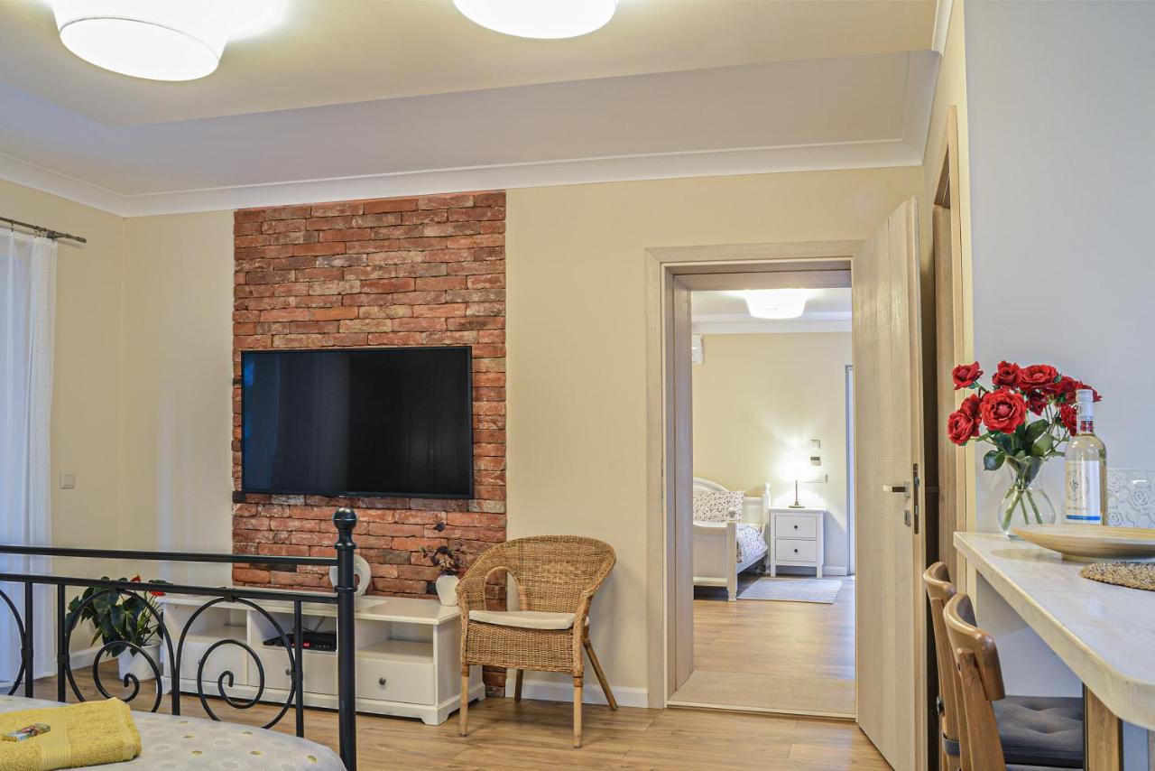 Terrace Apartments Егер Екстериор снимка